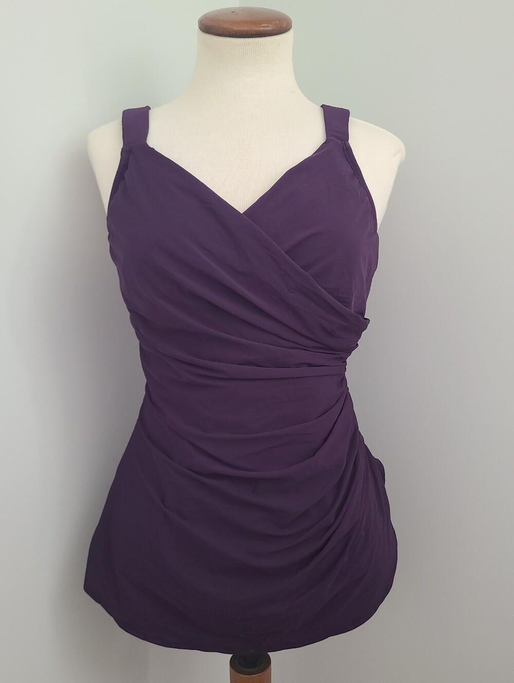 Lands' End Swimsuit Size 10 tall Slender V-Neck Tummy Control Skirted One Piece